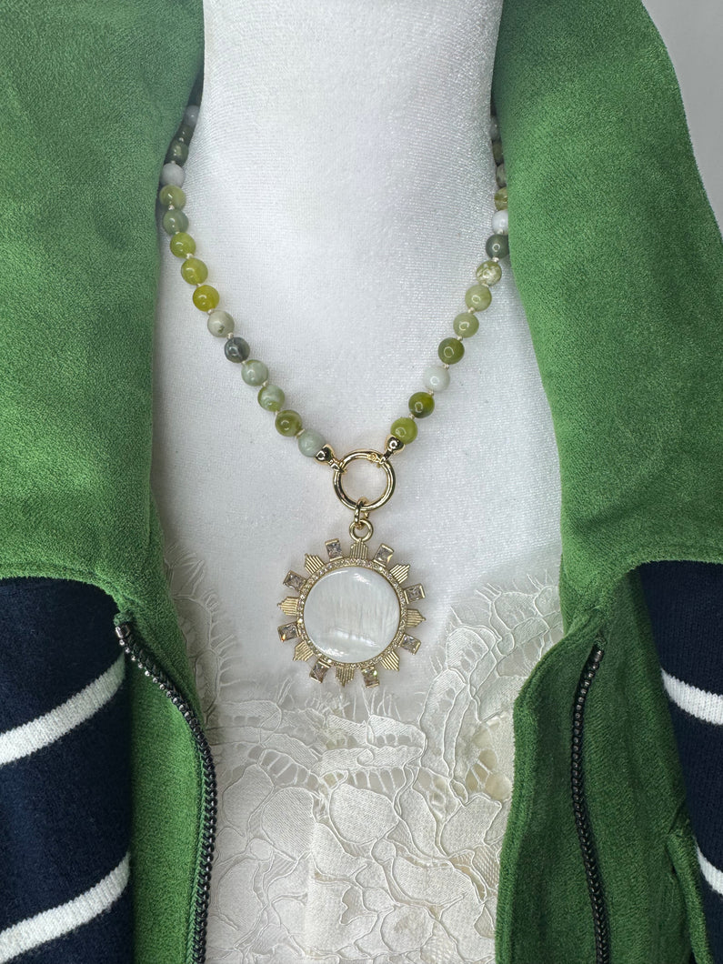 Mother of Pearl Pendant Necklace